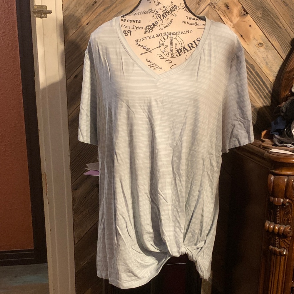 Matty M Light Gray V-Neck Short Sleeve Knot Front Top